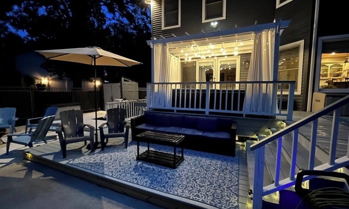 Granger Casa | LOCATION A++ Spacious 5-bedroom home, walk to dinner & ice cream. A kid kingdom!