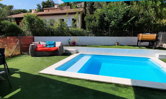 Lamanon Casa | Location Avec Piscine au Cœur de la Provence