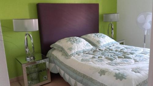 Riou - Petit Juas - Av de Grasse Casa | Location chambre 2 personnes chez Angela