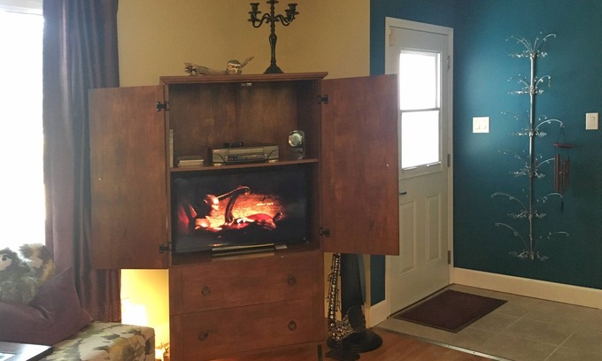 Regina Casa | Location, Comfort, Beauty - House with private yard, 1/2 block to Wascana Park