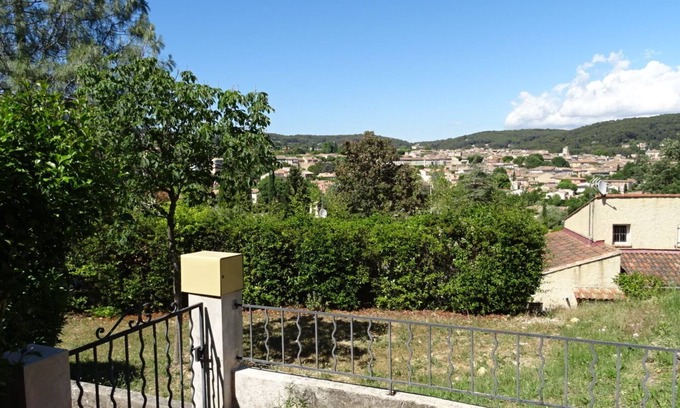 Lorgues Apartamento | Location de Vacances à Lorgues Avec vue sur la Ville