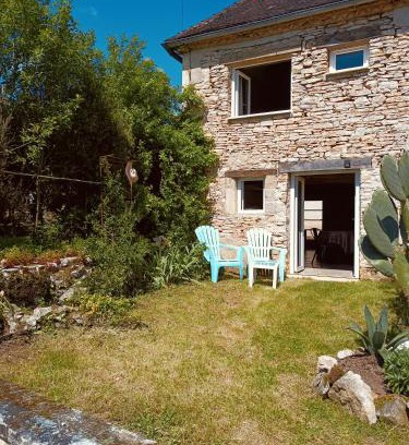 Sainte-Eulalie-d'Ans Casa | Location gîte palette et papillons en Dordogne
