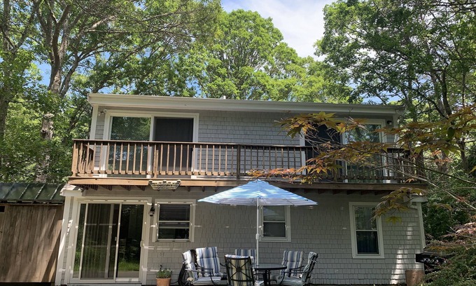 Mashpee Casa | Location! Gorgeous house near a beautiful lake, 15 min to the best ocean beaches