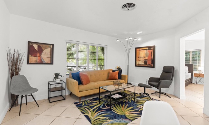 South Miami Casa | Location Huge yard Managed by BNR Vacation Rentals