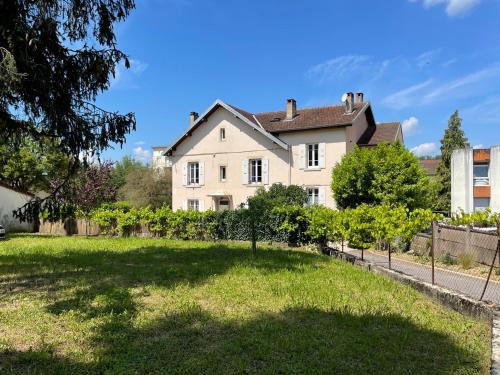 Lons-le-Saunier Apartamento | Location La Ferté, calme et proximité centre ville classé 3 Étoiles