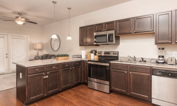 Starkville Condominio | Location! Luxury! Location! The Peabody-135 Sleeps 6 2-Bedrooms 2-Bath