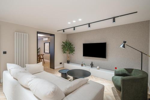 Palacio Apartamento | Location, Luxury & Style Best 5Bed in Madrid