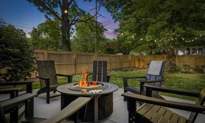 Prairie Village Casa | Location! w/King Beds+Hottub+GameRoom+Theater+Gym+Solo Stove Fire Pit