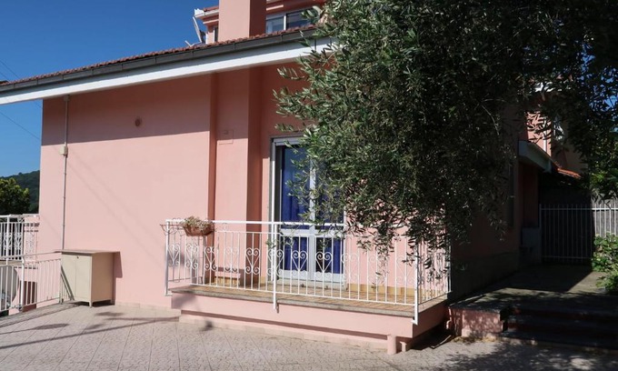 Villa Faraldi Apartamento | Locazione Turistica Simone