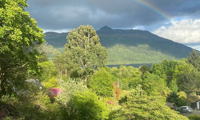 Tarbet Cabaña | Loch Lomond holiday cottage, stunning views, weekly discounts available