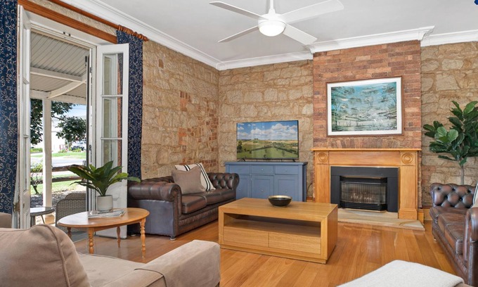 Mittagong Casa | Loch Lomond Lodge – Stay 3, Pay 2!