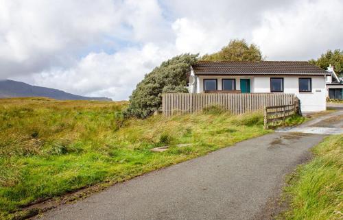 Staffin Casa | Loch Mealt View