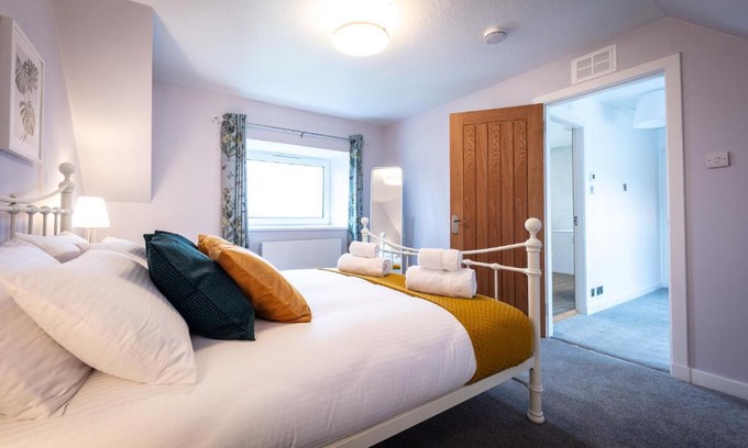 Staffin Casa | Lochside