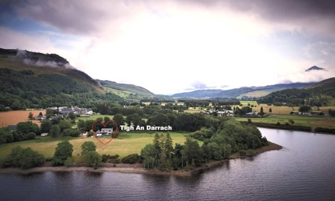 Kinloch Rannoch Casa | Lochside Luxury . A gorgeous modern house with stunning views.