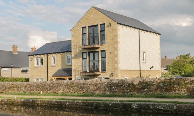 Gargrave Casa | Lock View, Skipton