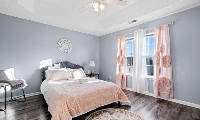 Charlotte Casa | Locked In