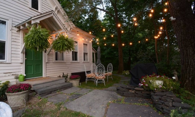 Town of Marbletown Casa | Locktender Cottage · Historic cottage near Mohonk & Minnewaska, 2BR/2BA