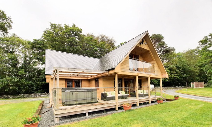 Llanbedr Cabina | LODGE 20, family friendly, character holiday cottage in Llanbedr