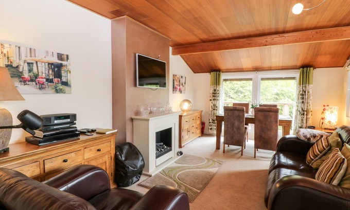 Woolfardisworthy Cabaña | LODGE 27, pet friendly, country holiday cottage in Woolfardisworthy