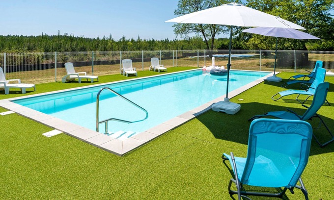 Lesperon Alquiler De RV | 'Lodge 4' con piscina compartida, terraza privada y jardín compartido