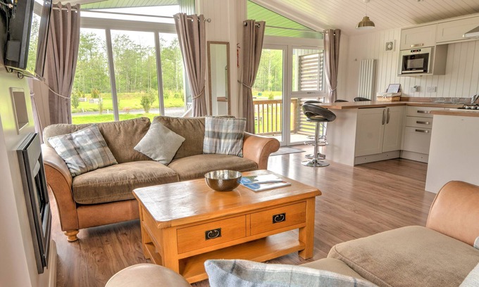 Perth Cabaña | LODGE 6 - INCHYRA, family friendly, with a garden in Errol