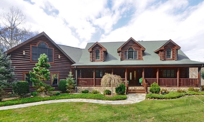 Rambling Ridge Cabina | Hermosa casa de troncos en Hendersonville, NC