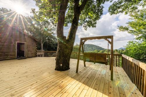 Boone Casa | Lodge Cabin Feed Brush Horses Mountain View Hot Tub Fireplace