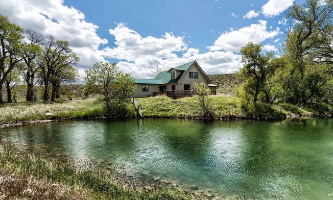 Wheatland Cabina | Escapada tranquila para familias y amigos para disfrutar de la hermosa soledad de Wyoming.