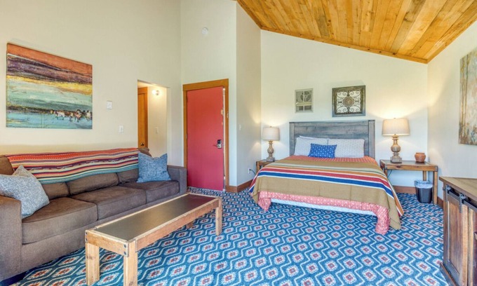 Black Butte Ranch Condominio | Lodge Room 34: Studio, 1 BA Condominium in Black Butte Ranch, Sleeps 2
