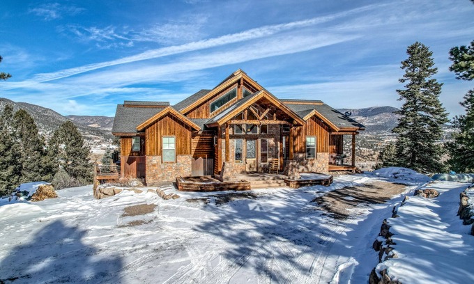 South Fork Casa | Lodge-style home with striking mountain views, fireplaces, & hot tub