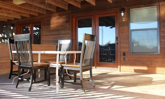 Canyon Lake Cabina | Lodge Suite Downstairs W/ Deck - 104