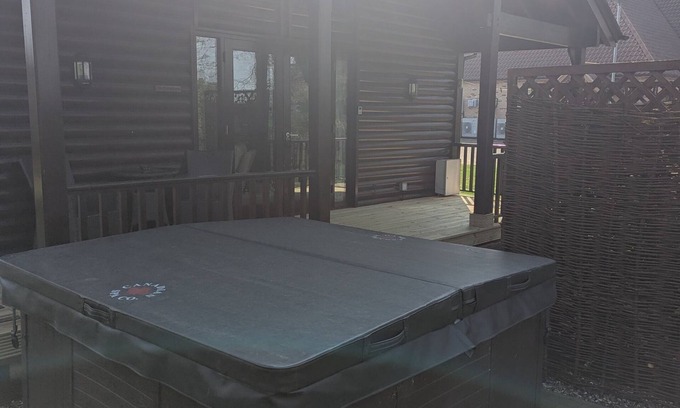 Little Stukeley Apartamento | Superior-Lodge-Baño privado-Vista al Lago-Hot Tub