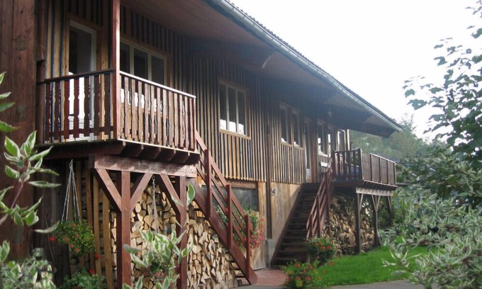 Saint-Amarin Chalet De Esquí | alojamiento 15 personas clasificadas 3 estrellas, sala de juegos, futbolín, tenis de mesa ..