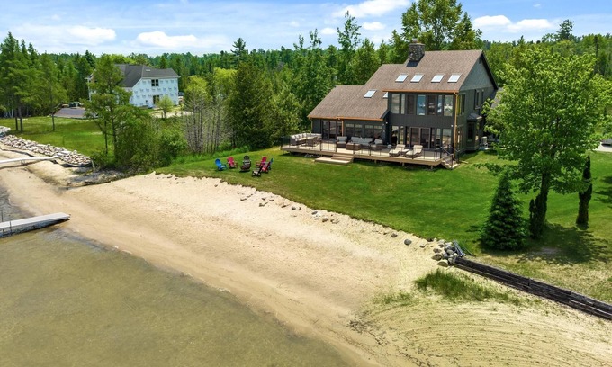 Charlevoix Casa | Loeb Lake House - sugar sand private beach - walking distance to Castle Farms