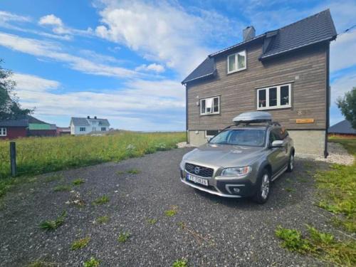 Vestvagøy Casa | Lofoten midnight sun spot house on the beach