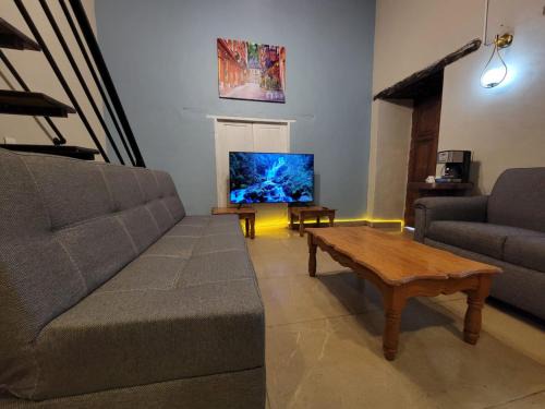 Barrio de Mexicanos Apartamento | loft 2 blocks from the cathedral