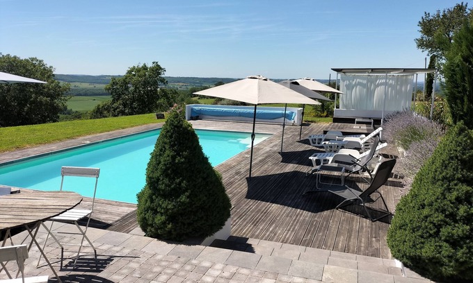 Saint-Justin Otro | Loft 4 p, Marciac exceptional view of the Pyrenees, swimming pool, no pets