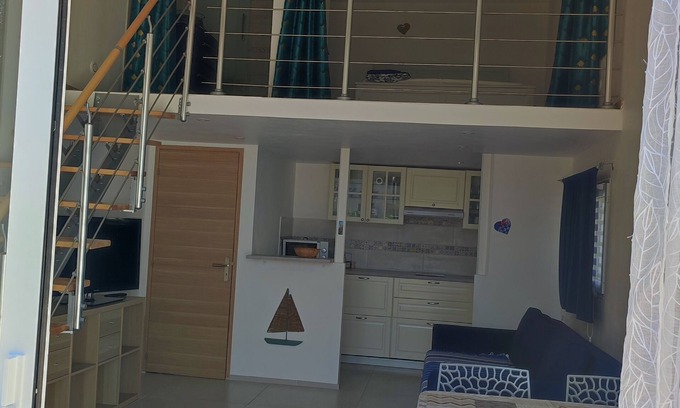 Saint-Cyr-sur-Mer Cabina | Loft 40 M2 4 Personnes Avec Jardin et Jacuzzi Luxe