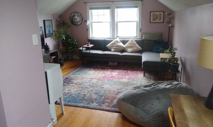 Pawtucket Apartamento | Loft apartment near Merriam Hospital