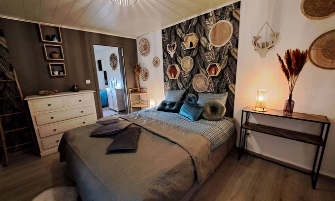 Tavigny Apartamento | Aux champs des cloches-Loft-Moderno-Baño privado con ducha-Vista al campo