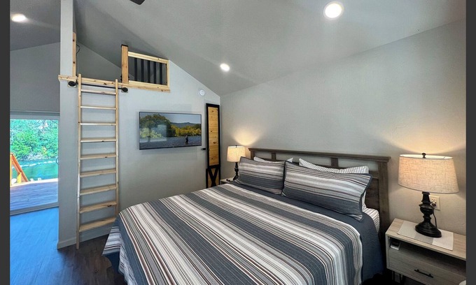 Fruitdale Cabina | Loft Cabin 3 - Rogue River Resort