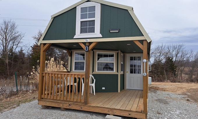 Buchanan County Cabina | Loft Cabin on the Farm