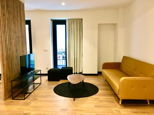 Figueres Apartamento | LOFT DE DISEÑO CON BALCON