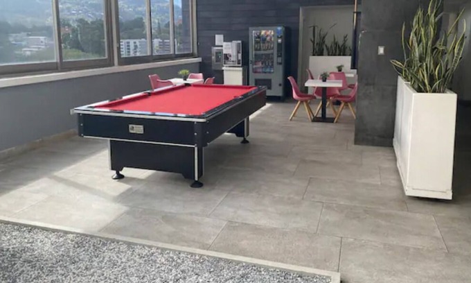 Zona 15 Apartamento | Loft en cayala Billar+Silla de masajes+Wifi!