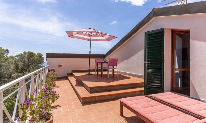 Quercianella Apartamento | Loft Sea View With Terrace in Quercianella!
