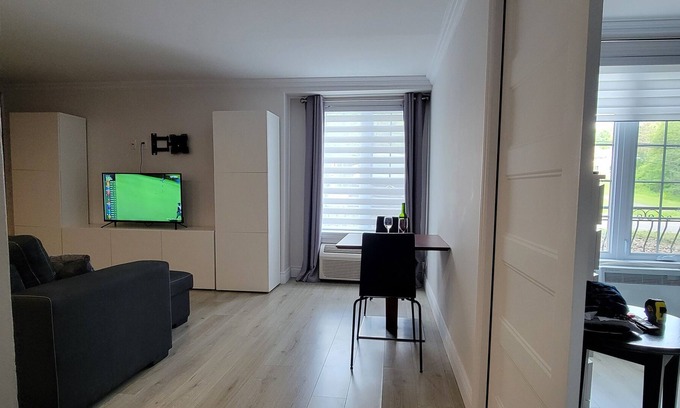 Sainte-Adele Apartamento | Loft & Spa au Pied de la Réputée Station de ski Chanteclerc