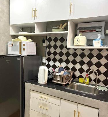 South Triangle Apartamento | Loft type Condo Unit with pool and netflix