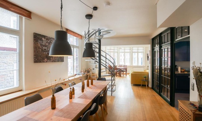Monschau Apartamento | LOFT13 Traumhafte Wohnung mit Terrasse für 8 Gäste
