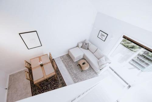 Nordic Estates Apartamento | Lofted 1BR, Sleeps 4, Free parking, Walk to Lakes