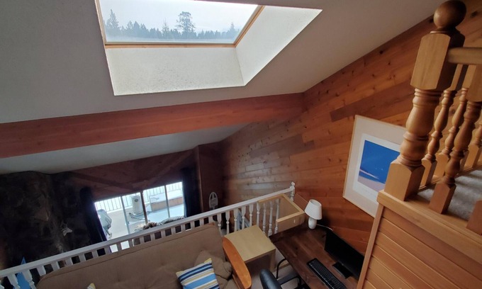 East Kootenay Casa | Lofted Akiskinook end unit- Private gated community with Pool/HotTub/Sauna/Beach